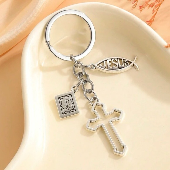 Hollow Out Jesus Cross Charm Keychain Silver Plated Holy Bible Spiritual - Picture 3 of 5